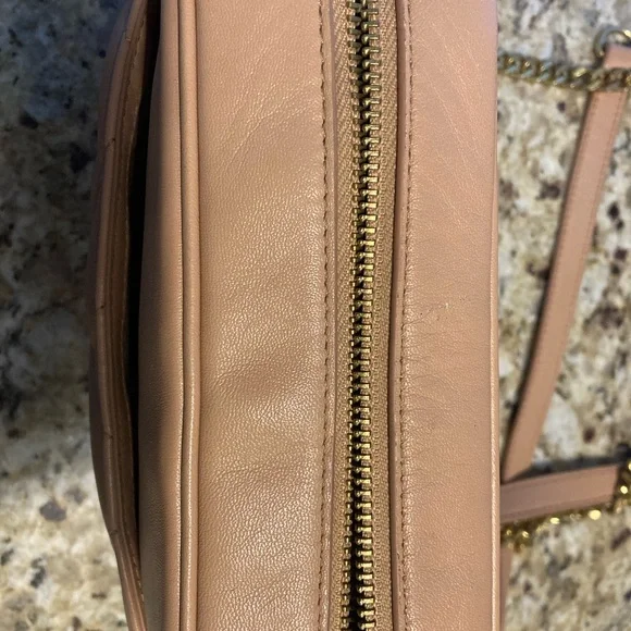 Vince Camuto Quilted Tan Crossbody Bag. EUC. - Picture 6 of 10